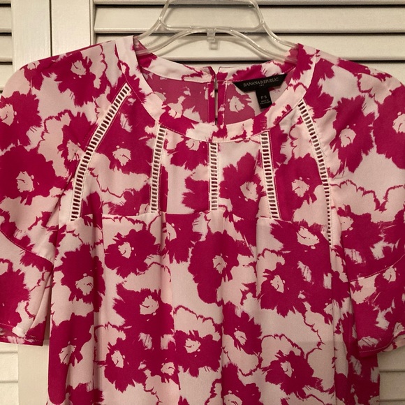Banana Republic fuschia/white top-Petite Small - Picture 2 of 3